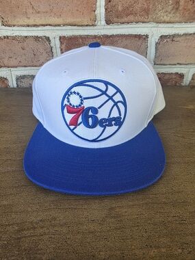 Philadelphia 76ers VINTAGE White & Royal Blue Snapback Hat
